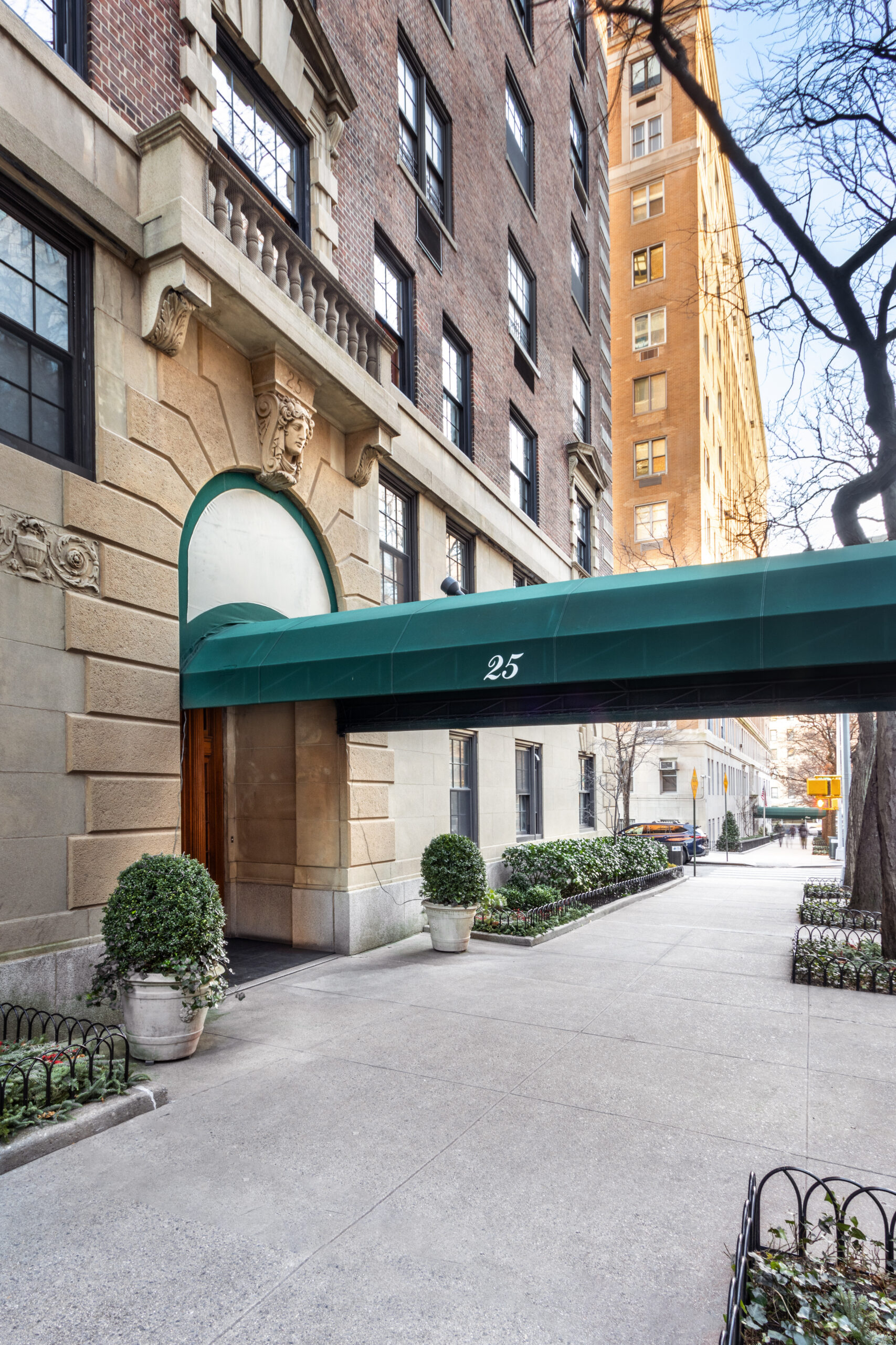 25 East End Avenue