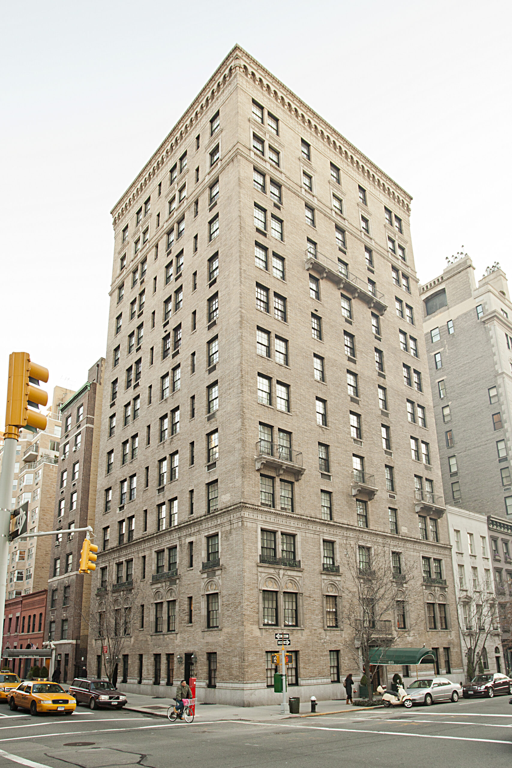 635 Park Avenue