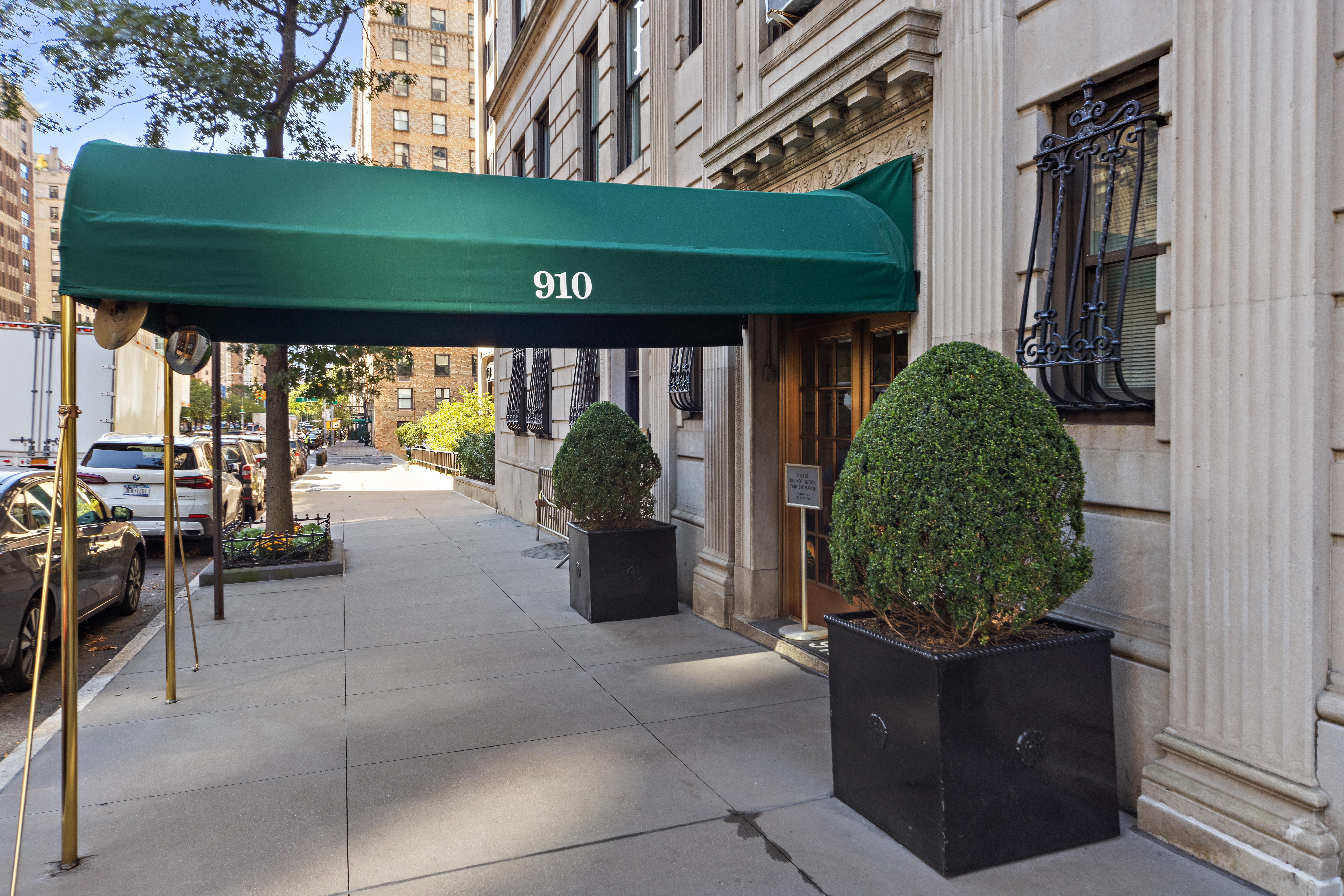 910 Park Avenue