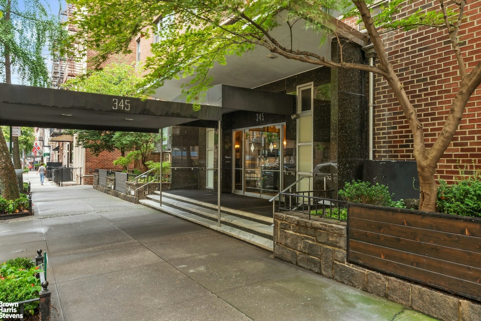 345 East 52nd Street