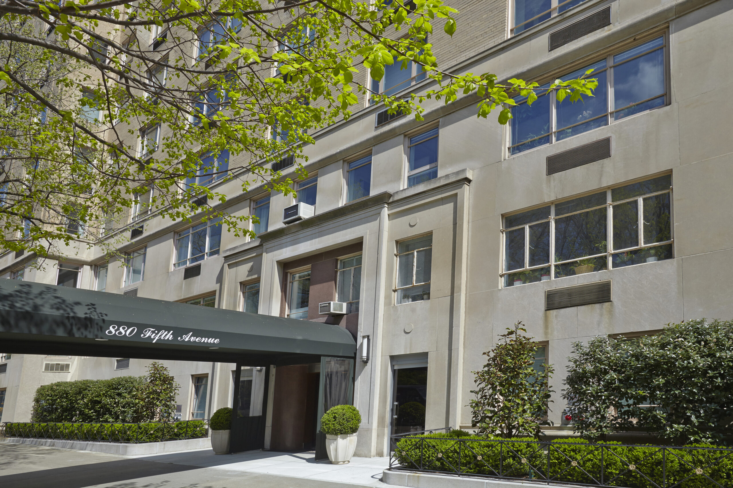880 Fifth Avenue
