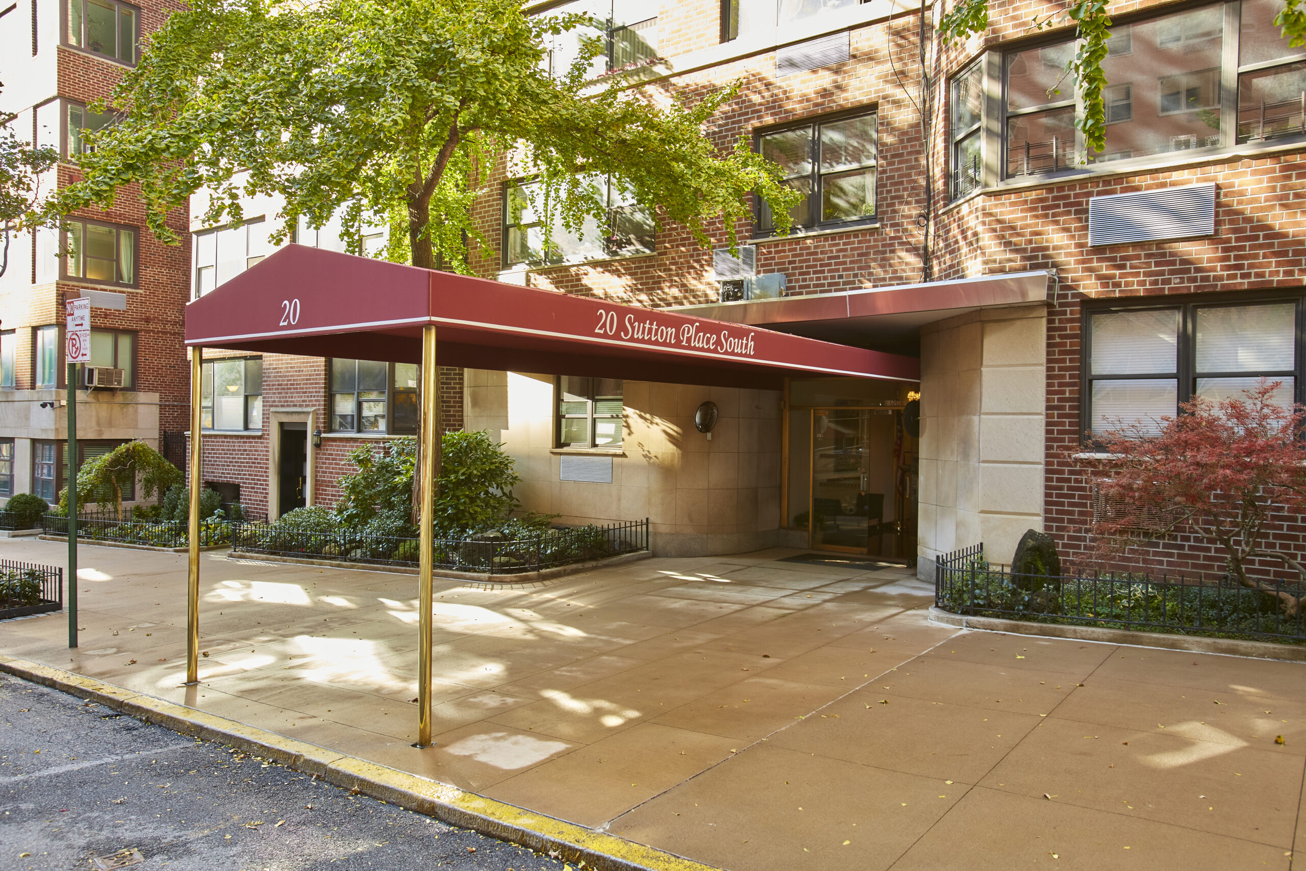 20 Sutton Place South
