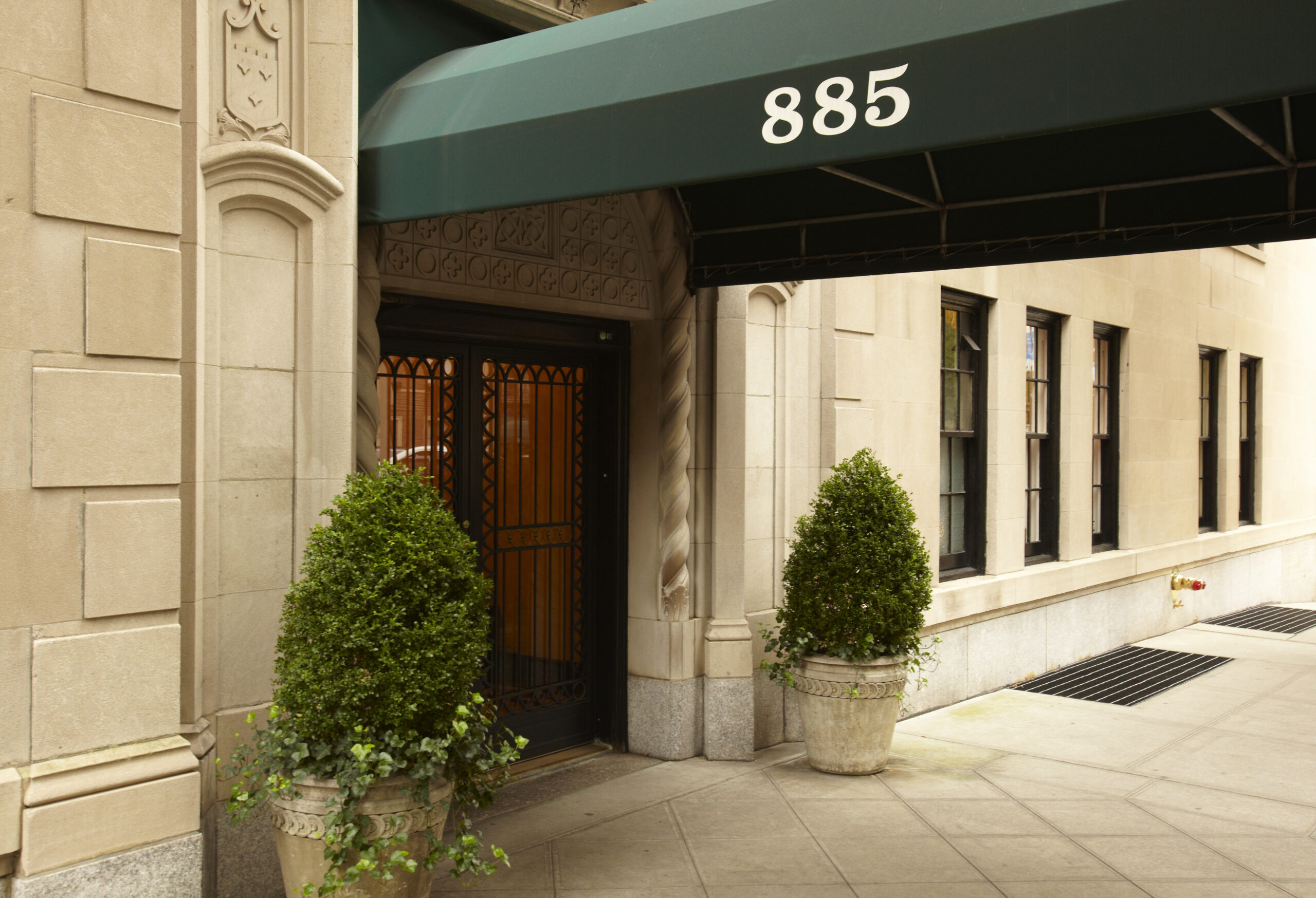 885 Park Avenue