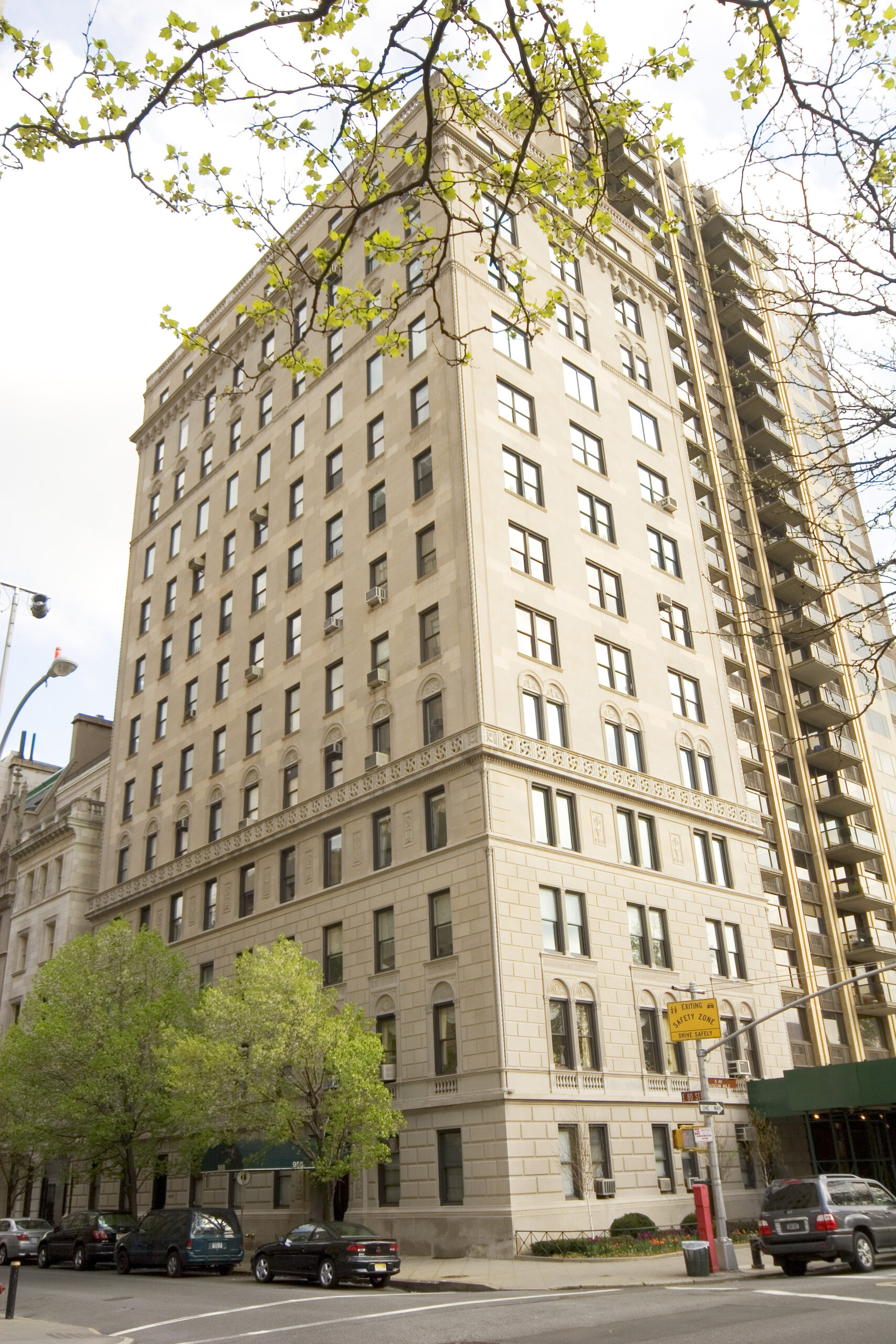 998 Fifth Avenue