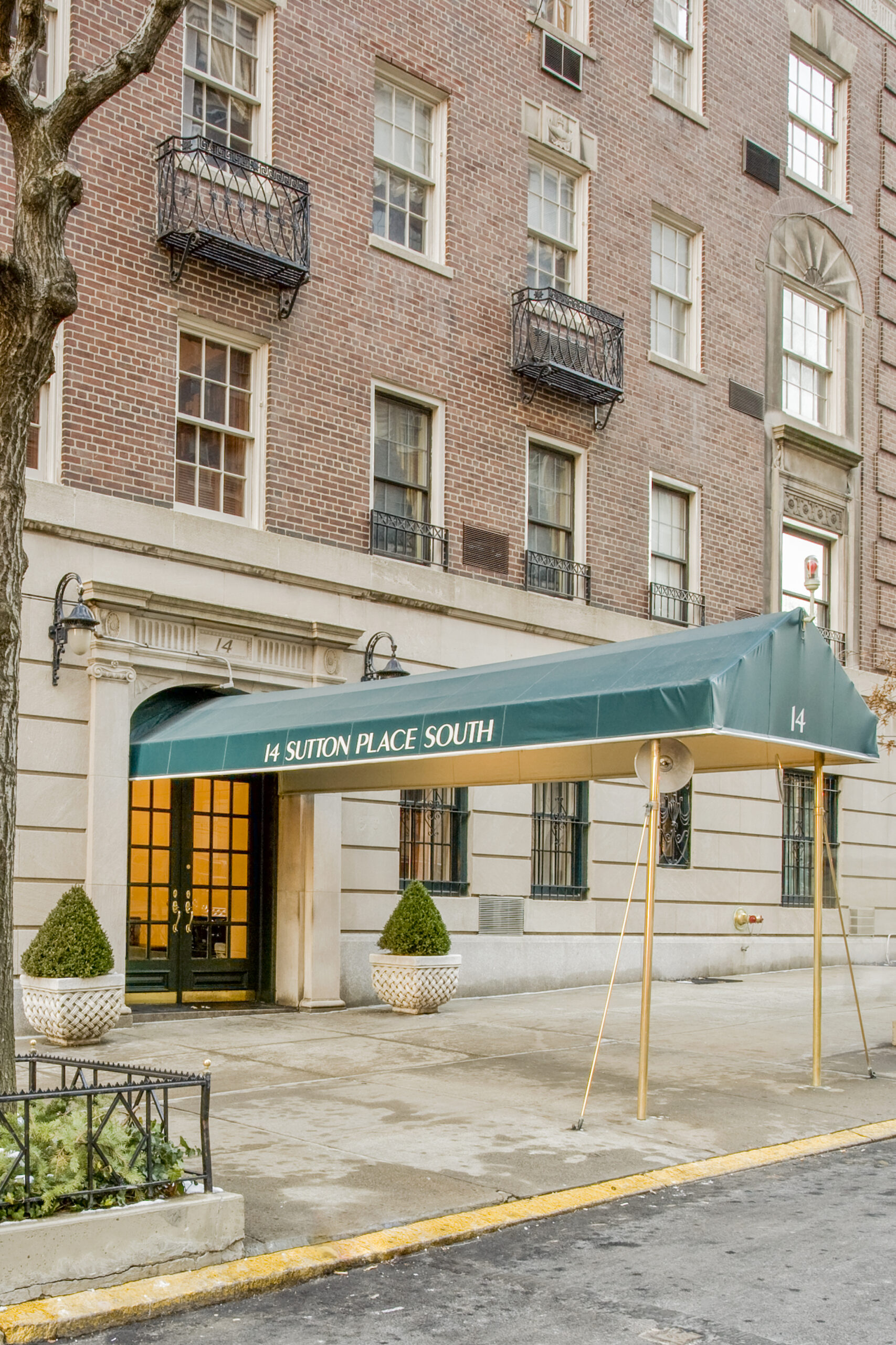 14 Sutton Place South