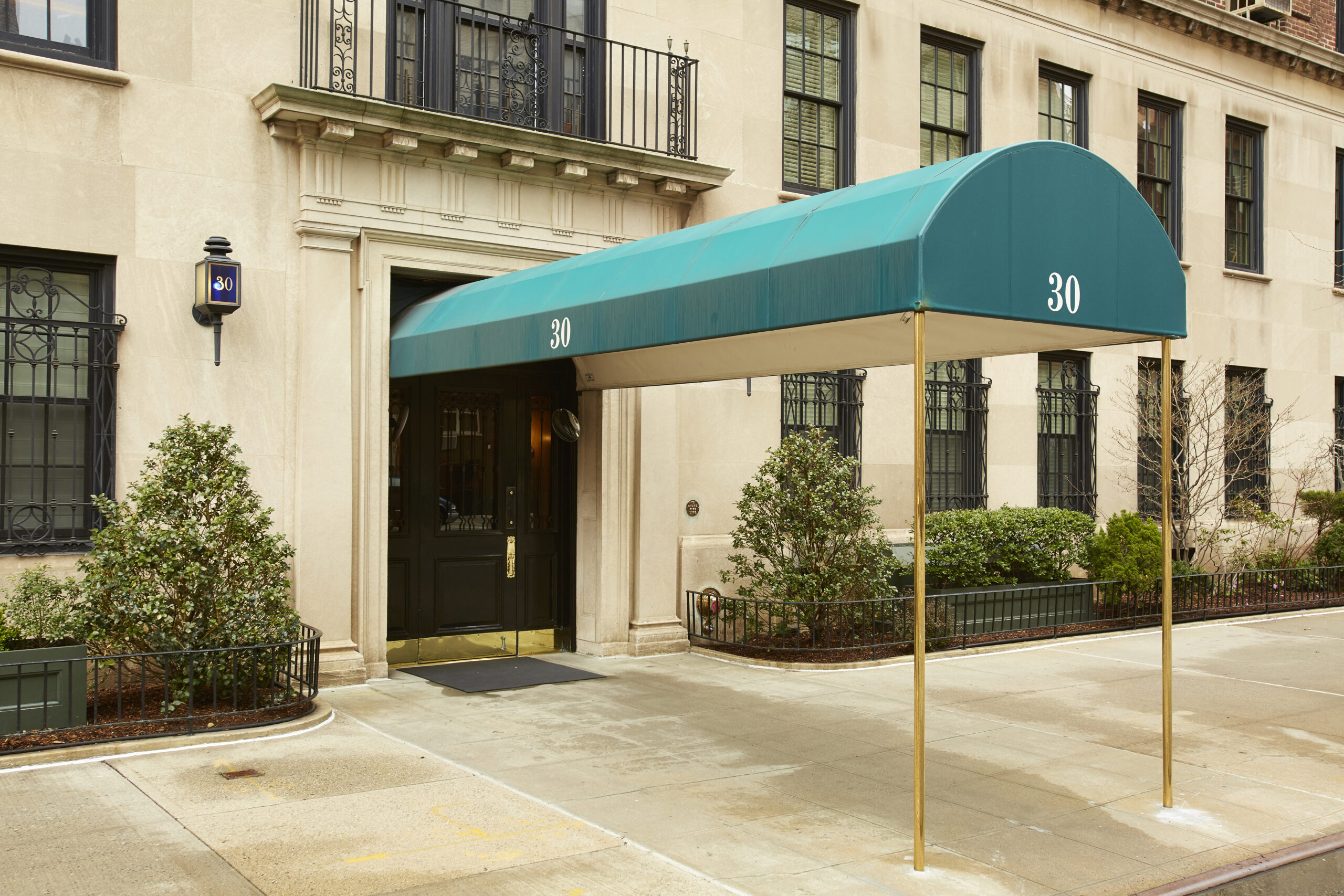 30 Sutton Place