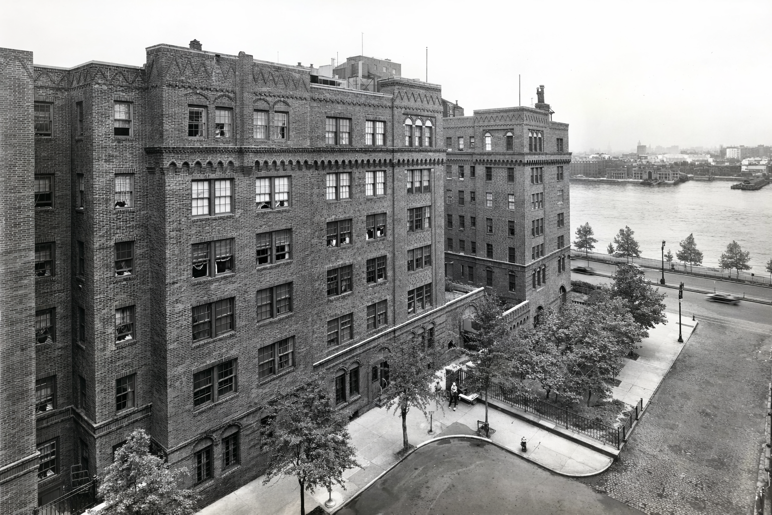 BHS Building of the Week: Beekman Terrace