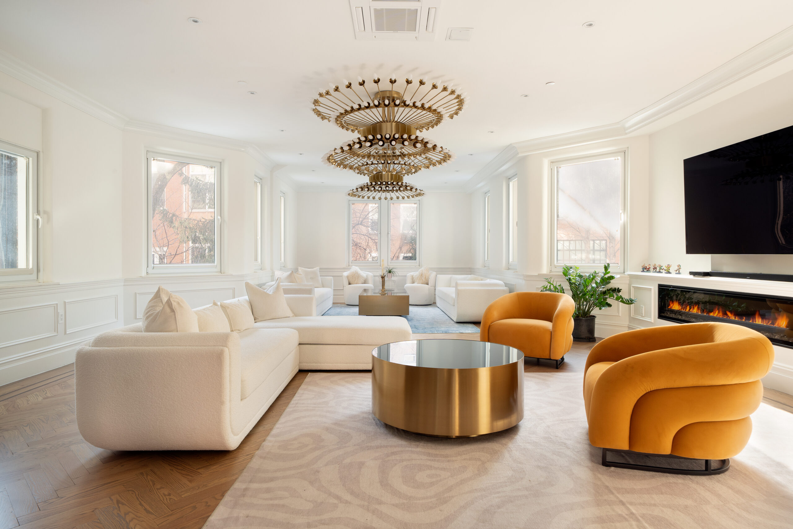 Let There Be Light: 5 Listings with Swoon-Worthy Fixtures